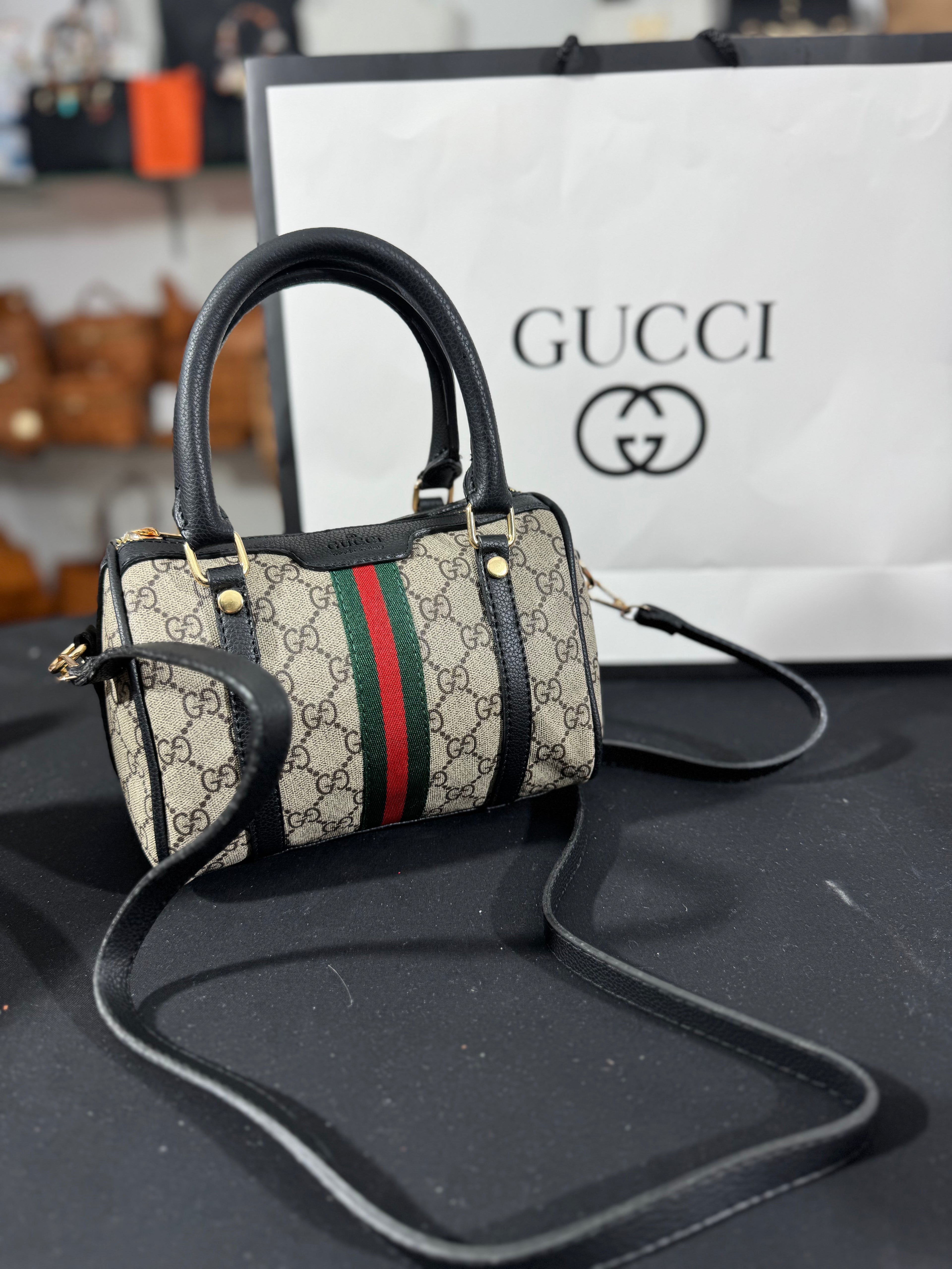 Cucci Ophidia small Boston black 21x13x11