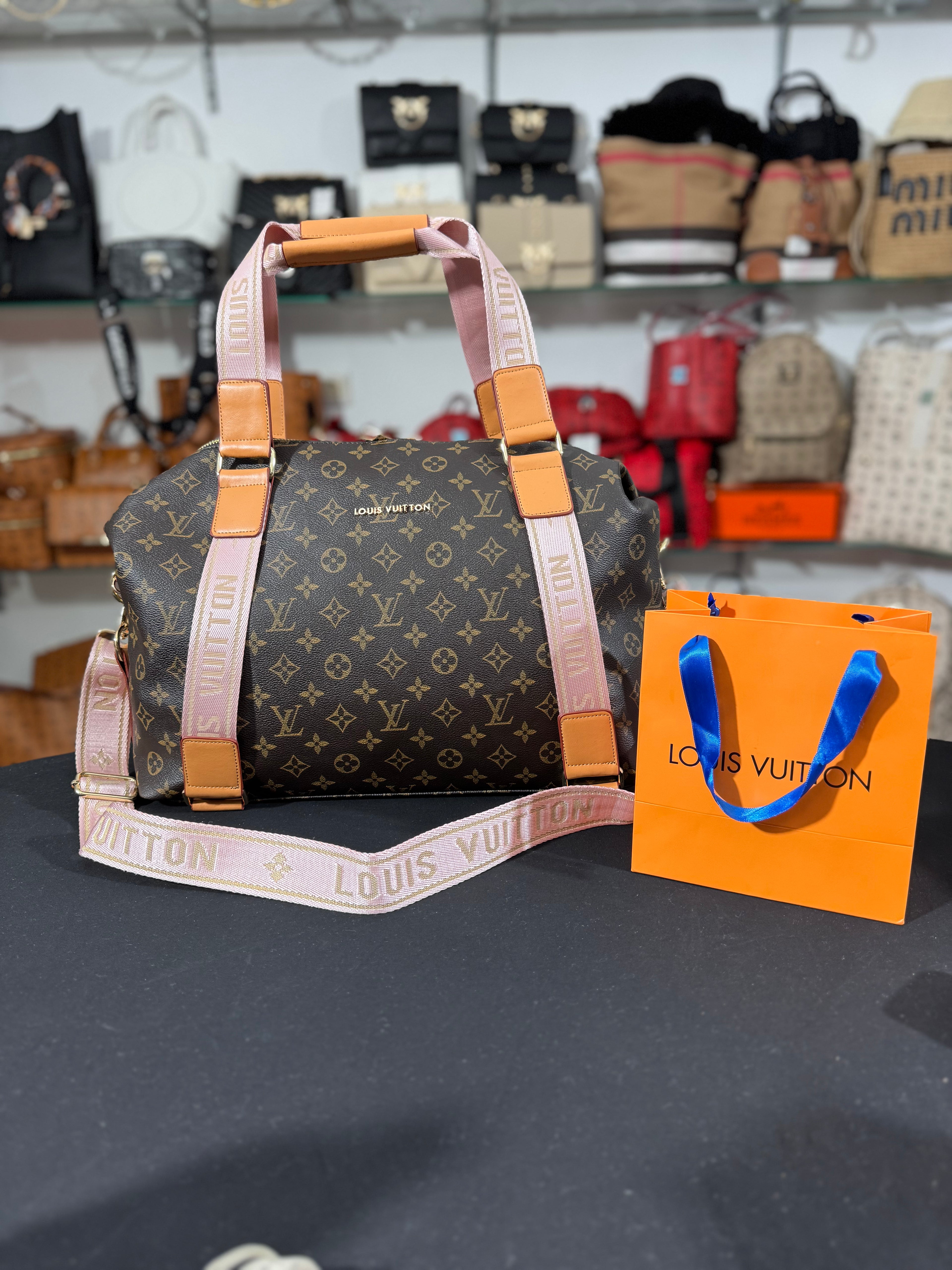 Louis Vuitton travel bag 40x30
