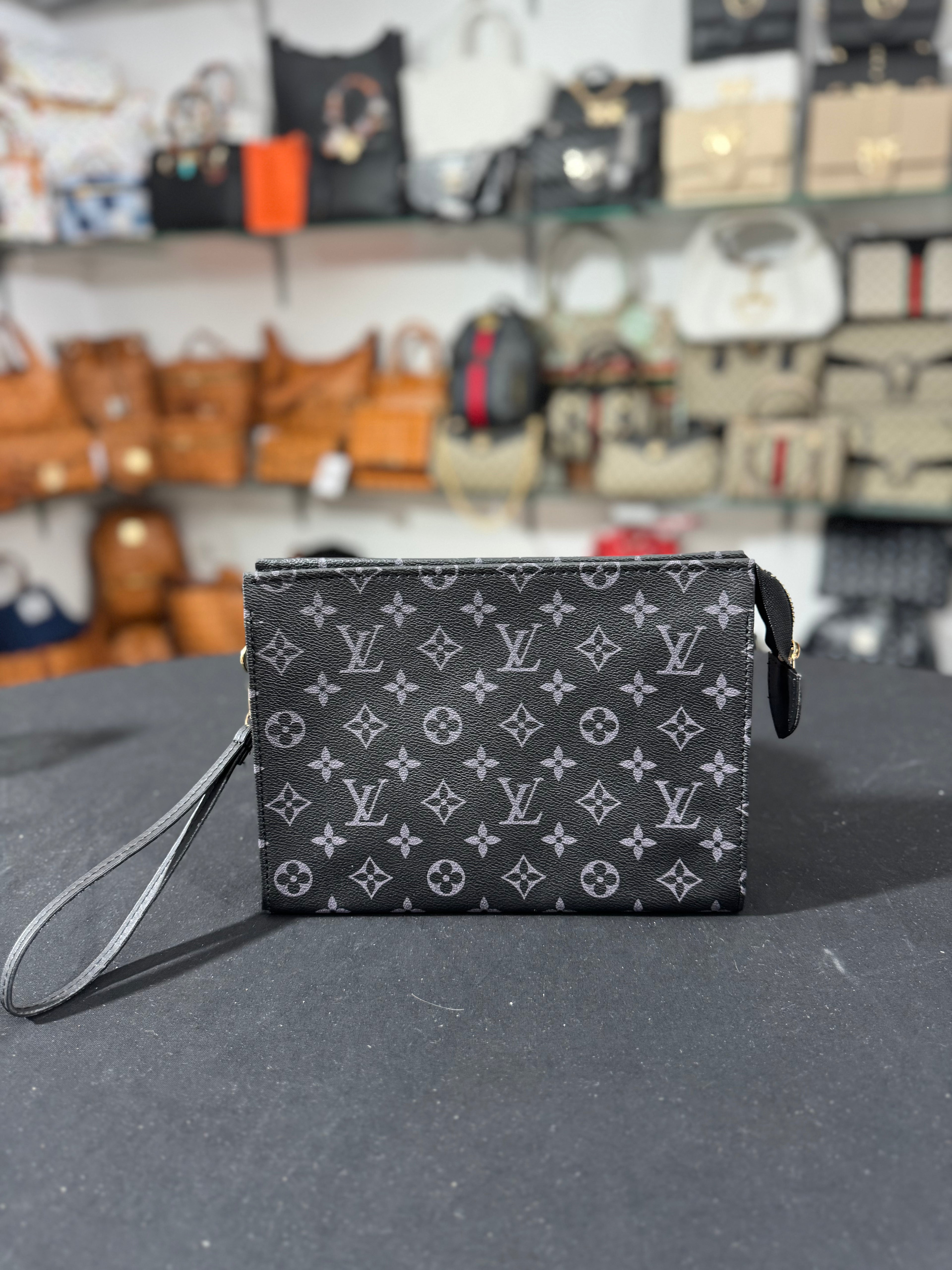 Louis Vuitton envelope monogram black 26x19