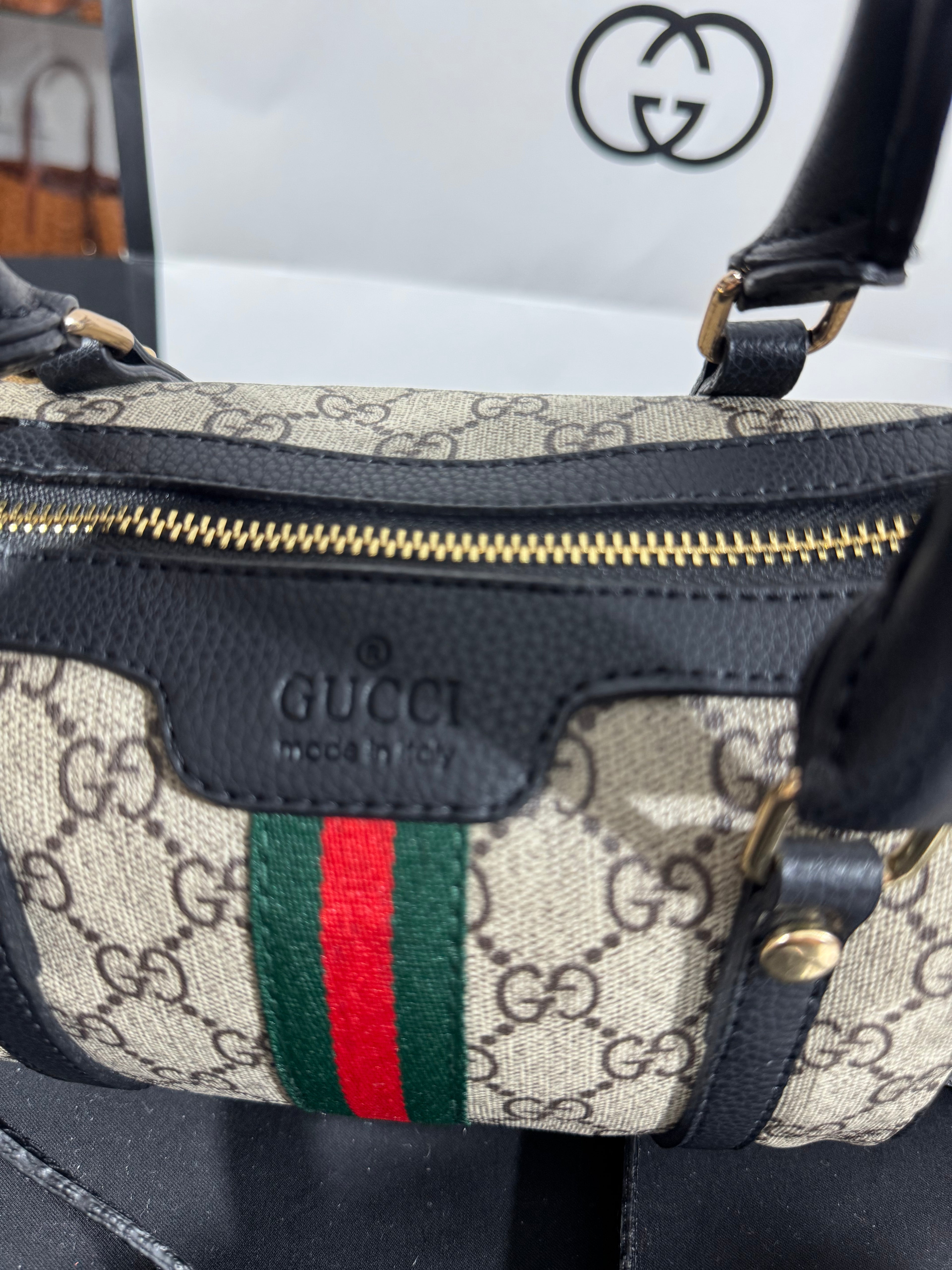 Cucci Ophidia small Boston black 21x13x11