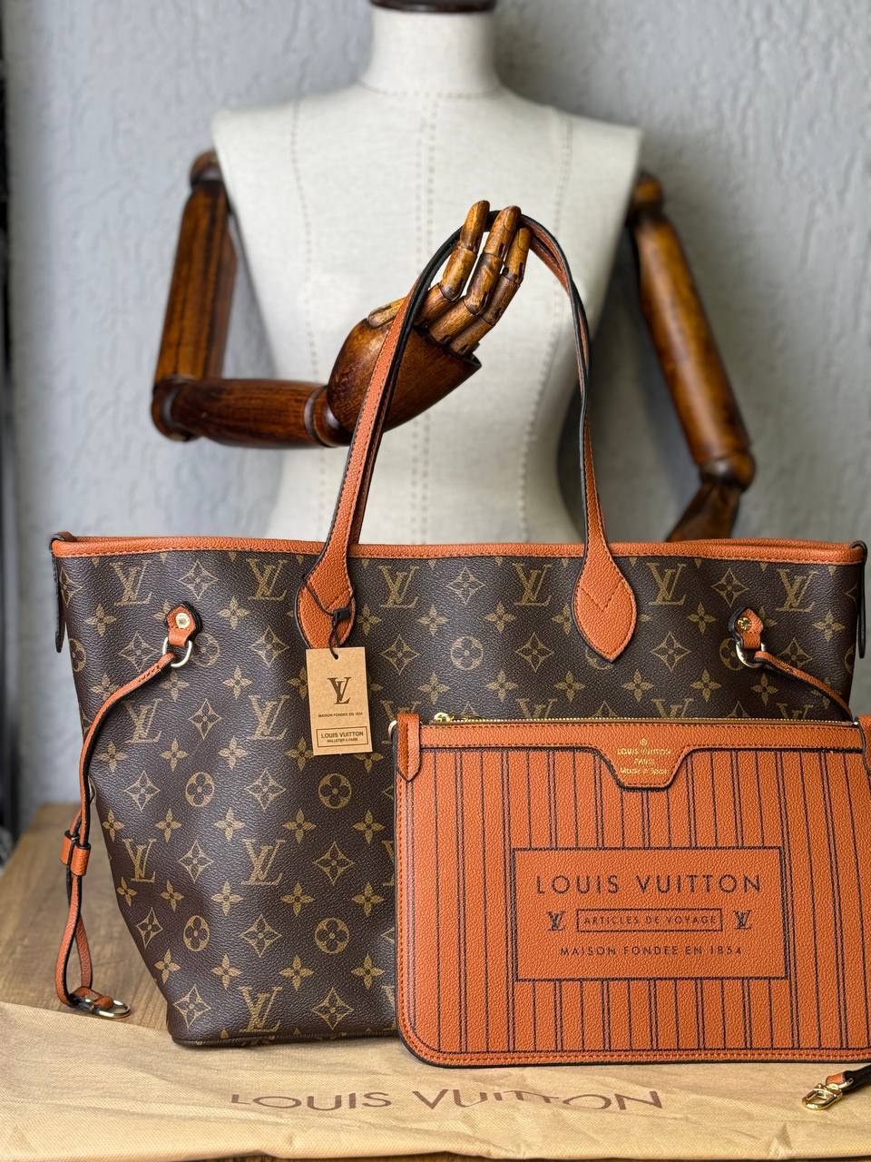 Louis Vuitton neverfull in side out mm 28x48