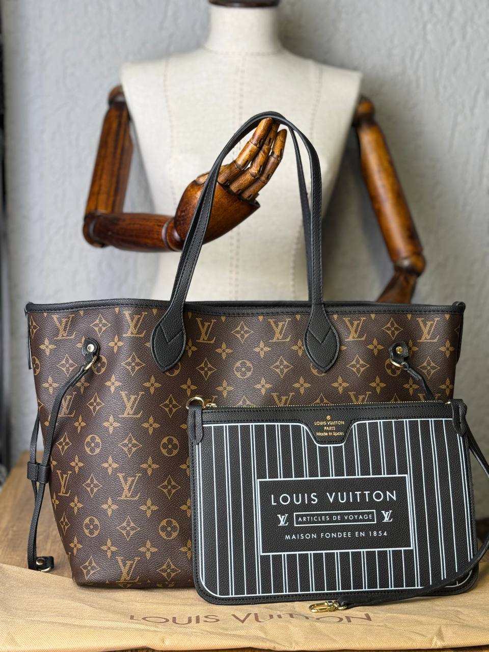 Louis Vuitton neverfull in side out mm 28x48