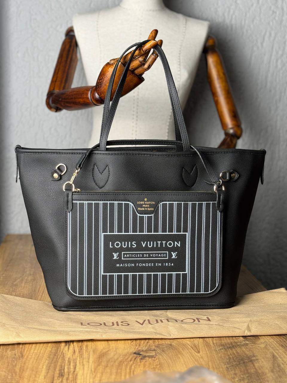 Louis Vuitton neverfull in side out mm 28x48