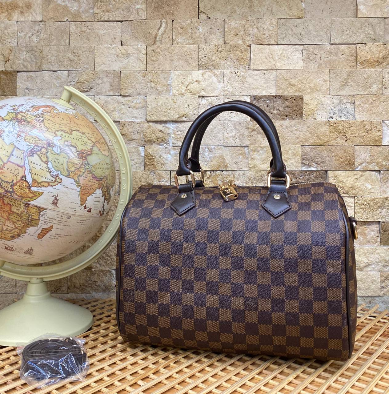 Louis Vuitton speedy damier 30x23