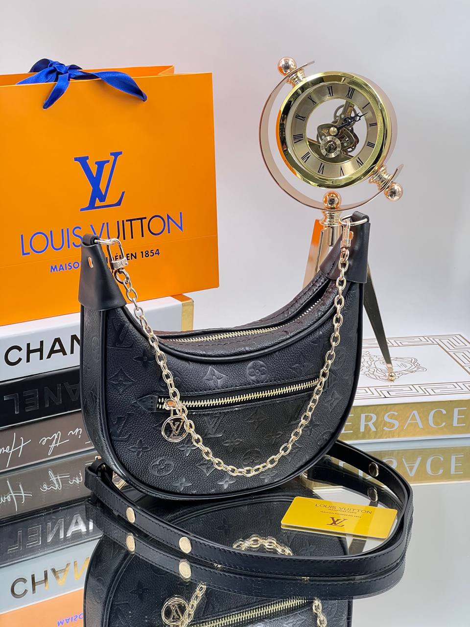Louis Vuitton loop monogram black 25x18